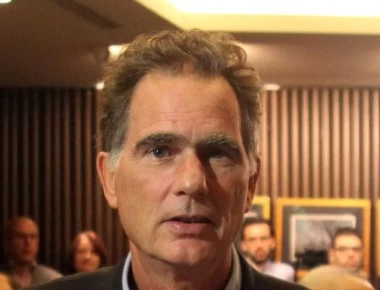 Νίκος Παπανδρέου: Η αδημοσίευτη φωτογραφία του μαζί με τον Ανδρέα, από την στρατιωτική του θητεία το 1986